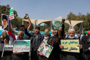 راهپیمایی نمازگزاران نماز جمعه تهران در اعتراض به اغتشاشات5