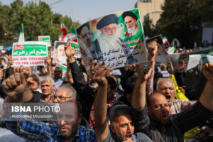 راهپیمایی نمازگزاران نماز جمعه تهران در اعتراض به اغتشاشات6