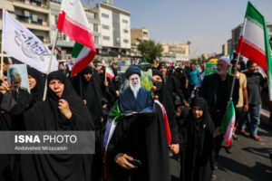 راهپیمایی نمازگزاران نماز جمعه تهران در اعتراض به اغتشاشات اخیر