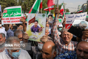 راهپیمایی نمازگزاران نماز جمعه تهران در اعتراض به اغتشاشات2