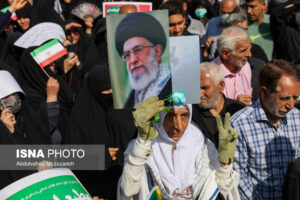 راهپیمایی نمازگزاران نماز جمعه تهران در اعتراض به اغتشاشات16
