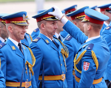 دیدنی های امروز؛ از پرتره رسمی اوباما تا فسیل 150 میلیون ساله دایناسور آماده شدن سربازان گارد تشریفات صربستان برای استقبال رسمی از "رجب طیب اردوغان" رییس جمهوری ترکیه در بلگراد