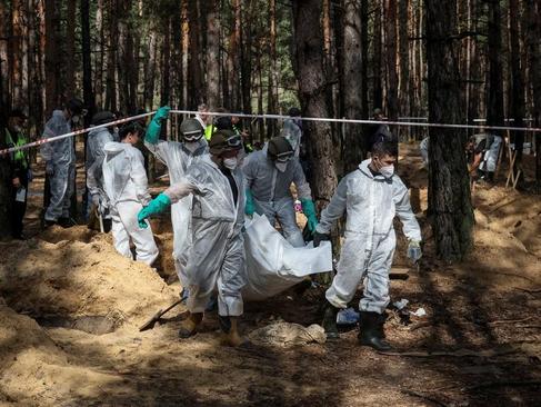 کشف یک گور دسته جمعی با بیش از 450 جسد در شهر "ایزیوم" اوکراین