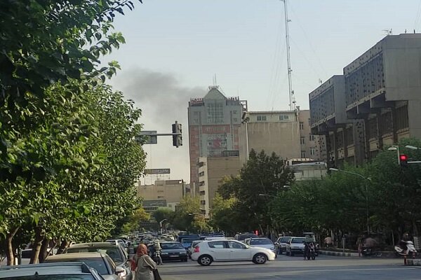 آتش سوزی در خیابان خیام تهران