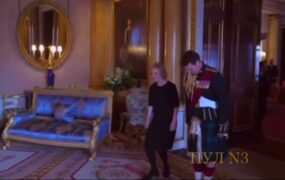 احترام نصفه و نیمه لیزا تراس به پادشا چالز سوم