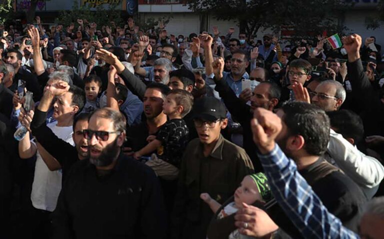 تجمع بزرگ مردم تهران برای محکومیت هتک حرمت مقدسات امروز، ساعت16