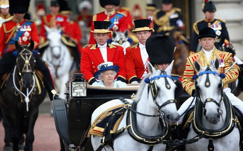 ثروت ملکه الیزابت