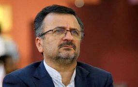 داورزنی از فدراسیون والیبال رفتنی شد