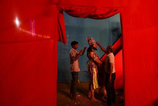 جشنواره آیینی" ناوراتری" در شهر دهلی هند