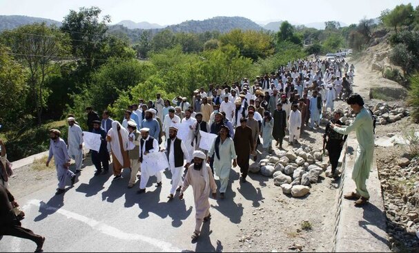 بزرگان قبیله "محسود" در منطقه وزیرستان جنوبی افغانستان، در جرگه ای شرکت کرده اند.