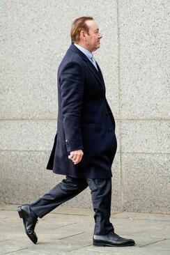 "کوین اسپیسی" هنرپیشه هالیوود در حال عزیمت به جلسه دادگاهی در شهر نیویورک