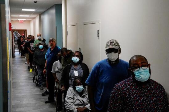 صف رای گیری در انتخابات میاندوره ای کنگره آمریکا در شهر کلمبوس ایالت جورجیا