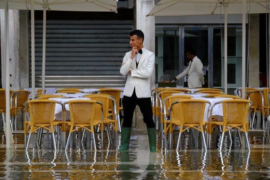 رستورانی در شهر ونیز ایتالیا