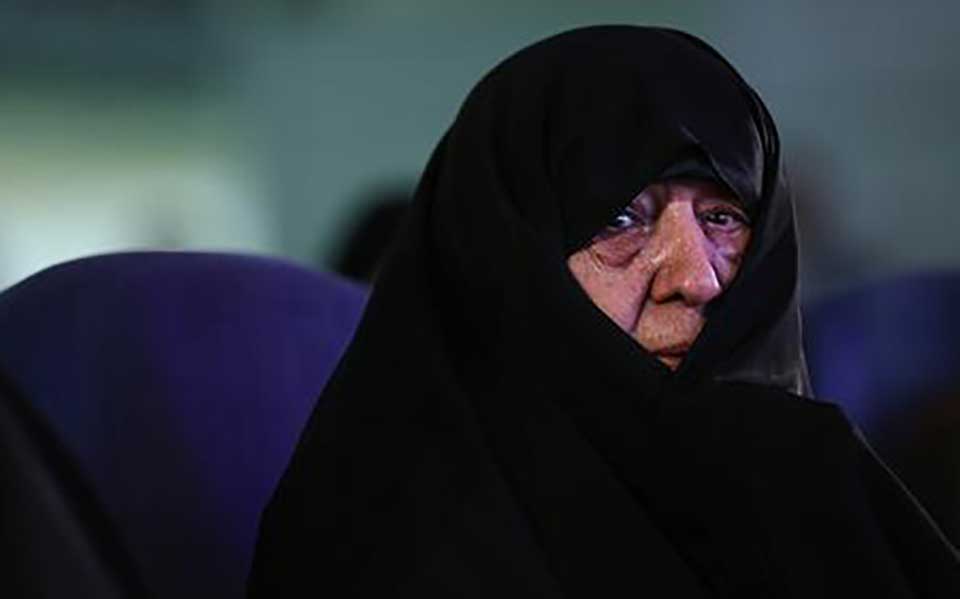 به چه دلیل فائزه نباید بیش از یک‌ماه باخانواده خود ملاقات داشته باشد