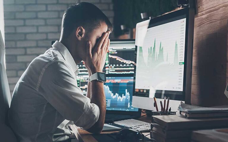 خیره شدن به مانیتور چه عوارضی دارد؟