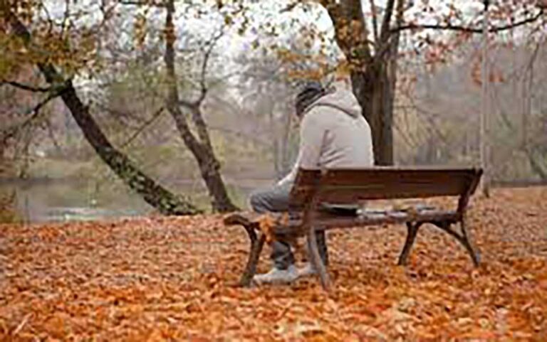 علائم افسردگی فصلی در پاییز