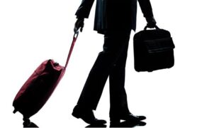 فرار مسئولین از کشور
