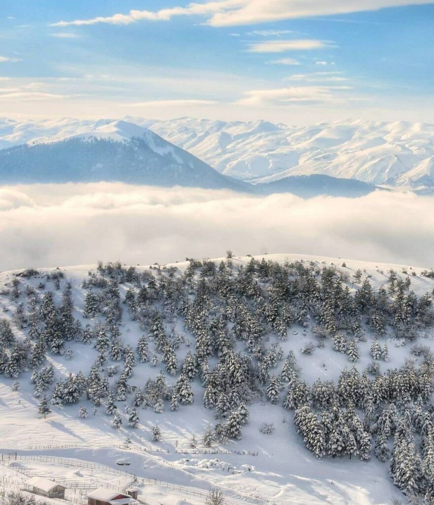لذت زندگی روستایی در دل ابرها