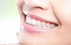 5 روش برای سم زدایی دهان و سفید کردن دندان ها