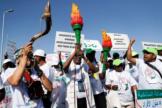 تظاهرات فعالان محیط زیست در حاشیه کنفرانس بین المللی بررسی تغییرات اقلیمی در "شرم الشیخ" مصر