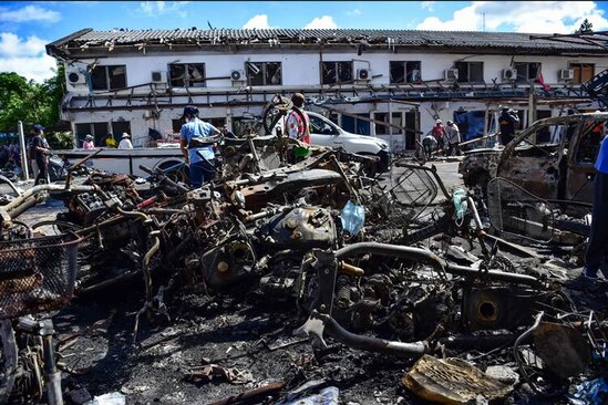 انفجار یک خودروی بمبگذاری شده در مقابل پاسگاه پلیس در جنوب تایلند