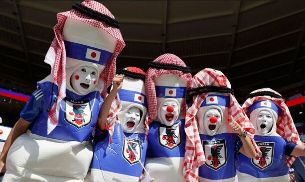 دیدنی های امروز؛ از جشنواره میمون ها در تایلند تا پرتاب موفق موشک قاره پیمای کره شمالی طرفداران تیم ملی فوتبال ژاپن در بازی مقابل کاستاریکا