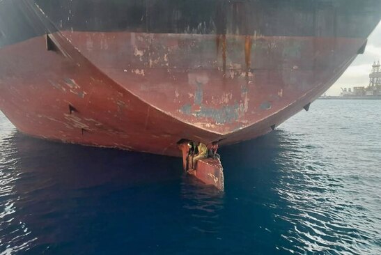 یک نفتکش لنگر انداخته در سواحل جزایر قناری اسپانیا