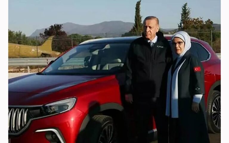 اردوغان و همسرش کنار کراس اورر ملی ترکیه!