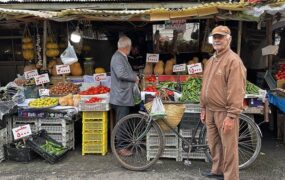 زندگی در بازار روز بندر انزلی