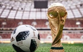 نیمکت‌نشین تونس بازیکن مصدوم استرالیا را با توپ زد!