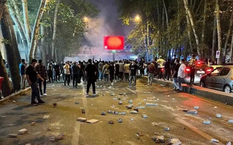 هشدار قاطع به دیپلمات اروپایی به خاطر شرکت در تجمعات خیابانی