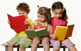 چطور کودکان را به کتاب خواندن علاقه‌مند کنیم؟