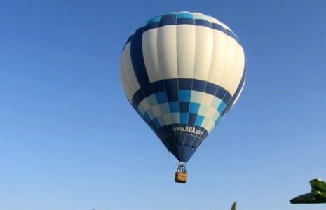 تصاویری جذاب از صبحانه خوردن روی بالن