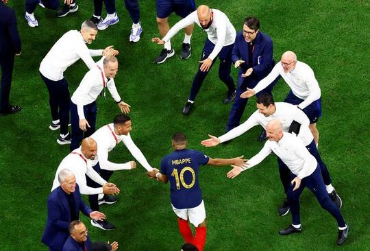 پیروزی تیم ملی فوتبال فرانسه بر انگلیس 