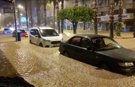 بارش شدید باران و جاری شدن سیل در آنتالیا