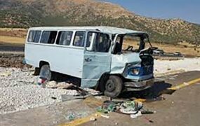 تصادف مینی‌بوس حامل کارگران با سواری 16 زخمی و کشته داشت