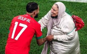 خوشحالی بازیکن مراکشی و مادرش پس از پیروزی