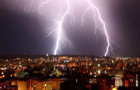 دیدنی های امروز؛ از شیرین کاری پاپ فرانسیس تا هدایای کریسمس