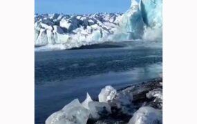 فیلمی از لحظه فروریختن یخچال طبیعی غول‌پیکر در ایسلند