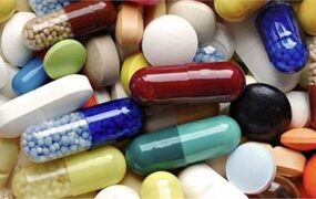 هرگز دارو را با این نوشیدنی ها نخورید