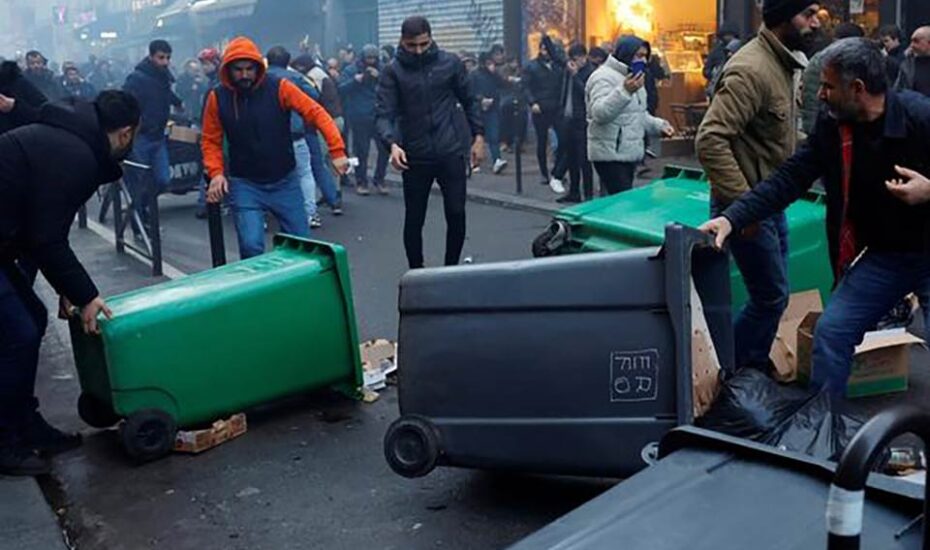 پلیس با معترضان به قتل کُردها در پاریس درگیر شد