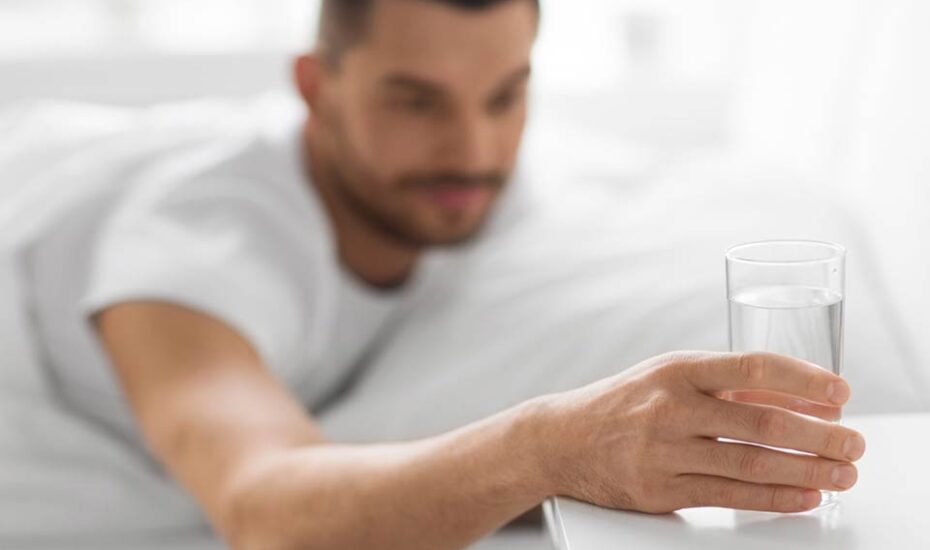 چرا تشنه از خواب بیدار می شویم؟