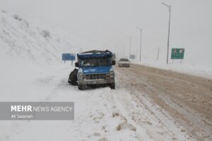 بارش برف در گردنه حیران آستارا
