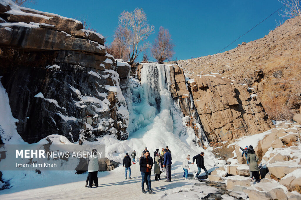 آبشار گنج‌نامه همدان 10