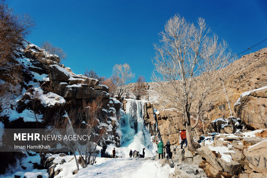 آبشار گنج‌نامه همدان 1