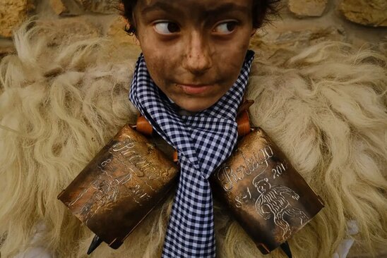 پوشیدن لباس گوسفند در یک جشنواره سنتی در اسپانیا