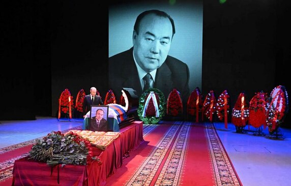 دیدنی های امروز؛ از سال نو چینی تا جنگ اوکراین ولادیمیر پوتین رییس فدراسیون روسیه در مراسم تشییع "مرتضی رحیموف"