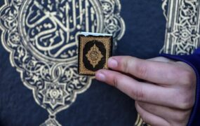 اعتراض فلسطینی ها در نوار غزه به هتک حرمت قرآن از سوی یک سیاستمدار راستگرای افراطی سوئد