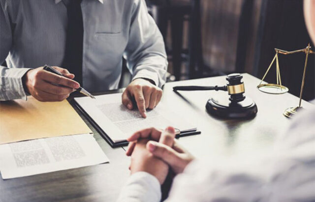 بهترین وکیل پایه یک دادگستری شیراز