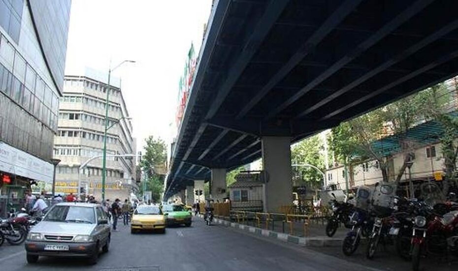پل حافظ تقاطع خیابان طالقانی